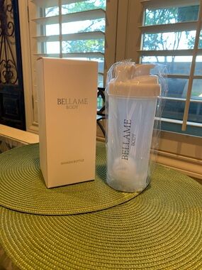 Bellame Body White Shaker Bottle